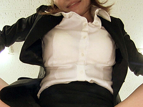 元ヤン疑惑のOL寺田さんは「地元の先輩から聞いた！」と言えば誰でもヤラせてくれる実は優しい人情ギャル　ぶっかけ！OLスーツ倶楽部24　サンプル画像13